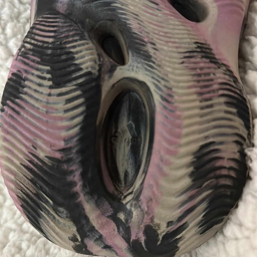 Yeezy Adidas Foam Rnr. Mens Size 6 / Women Size 8. Lightly used (see pics) - Picture 4 of 6